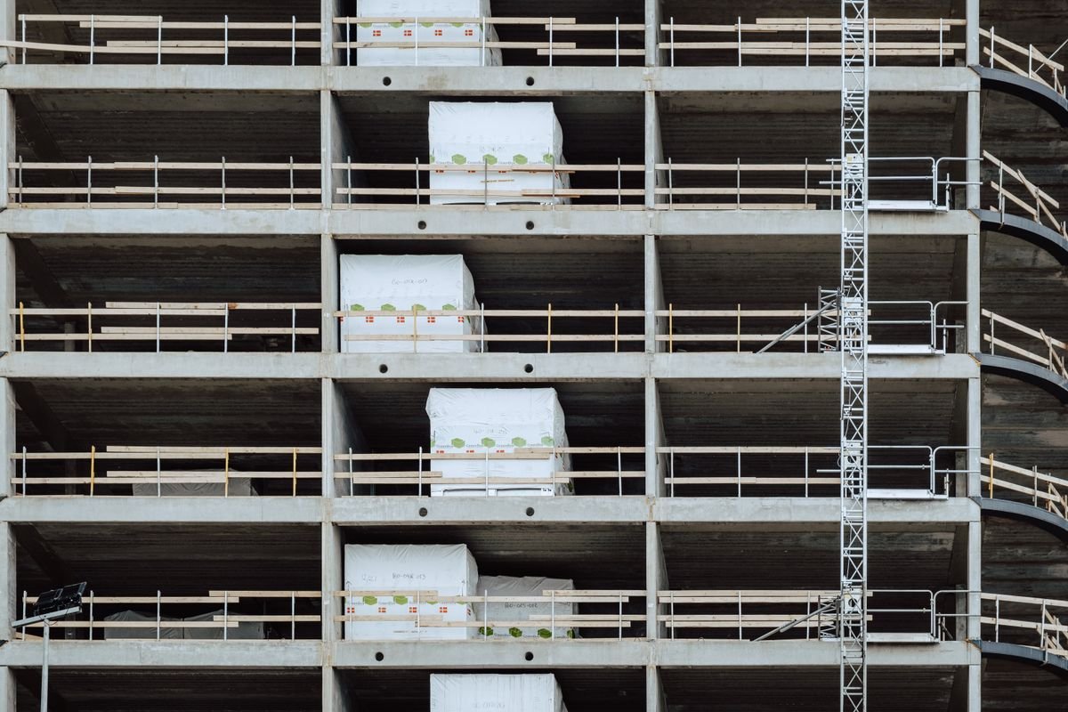 See it with your own eyes: live cameras and video booking
